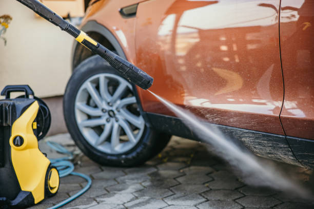 Best Garage Pressure Washing  in Ixonia, WI