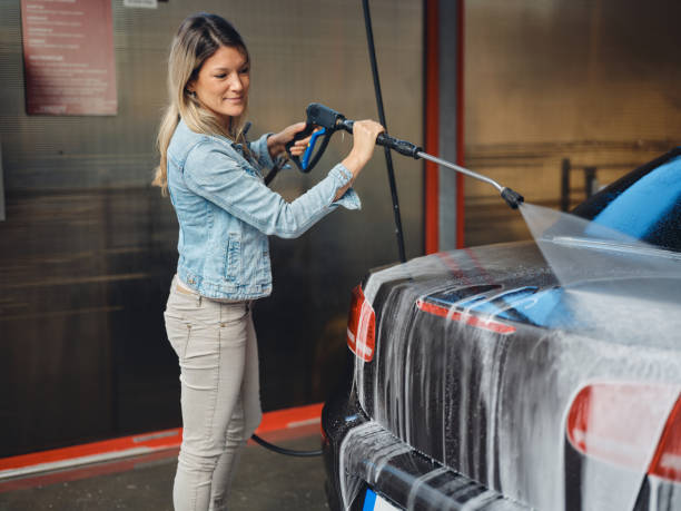 Best Garage Pressure Washing  in Ixonia, WI